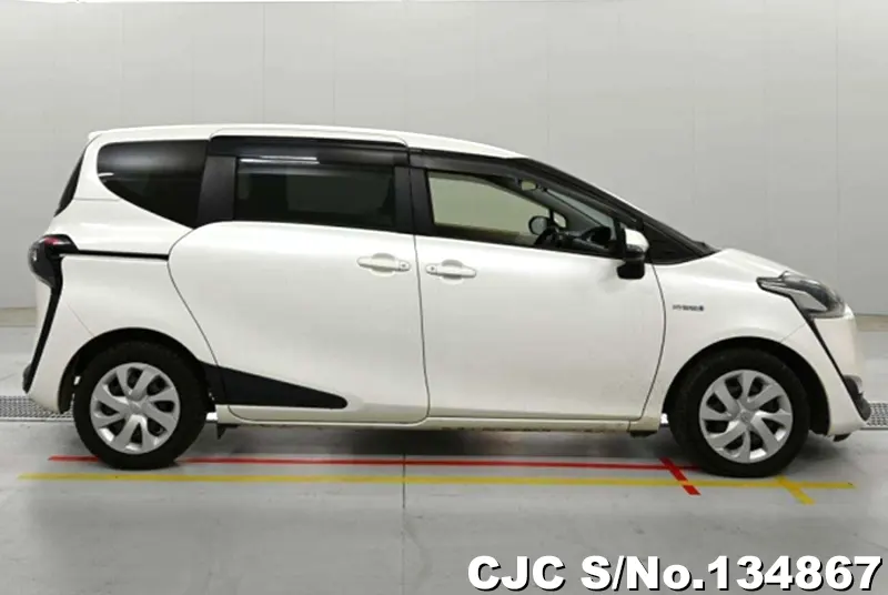 2017 Toyota / Sienta Stock No. 134867