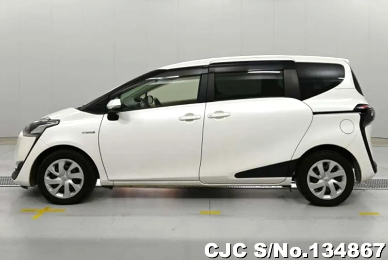 2017 Toyota / Sienta Stock No. 134867