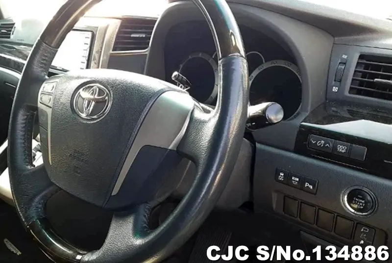 2011 Toyota / Alphard Stock No. 134886