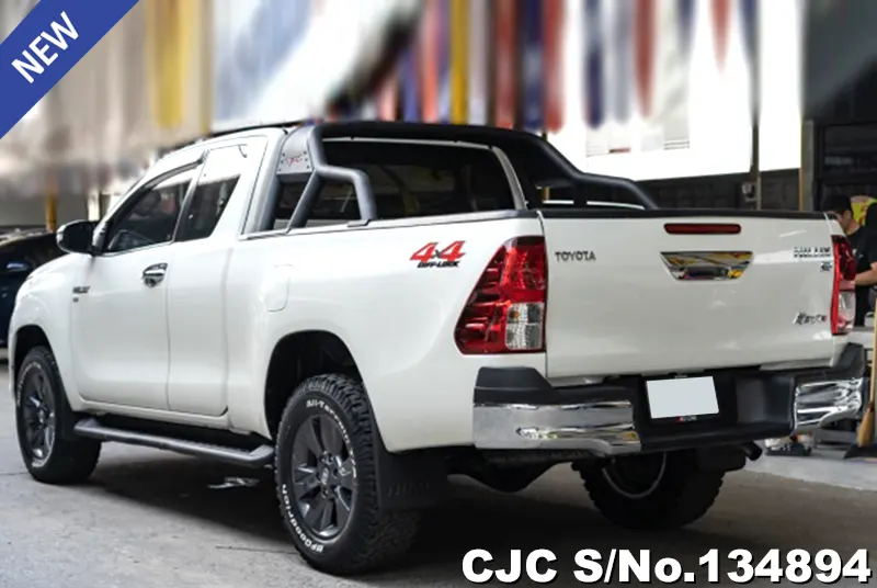2017 Toyota / Hilux / Revo Stock No. 134894