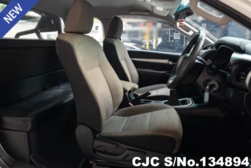 2017 Toyota / Hilux / Revo Stock No. 134894