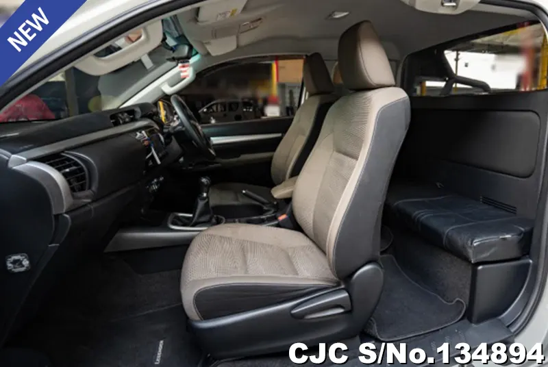 2017 Toyota / Hilux / Revo Stock No. 134894