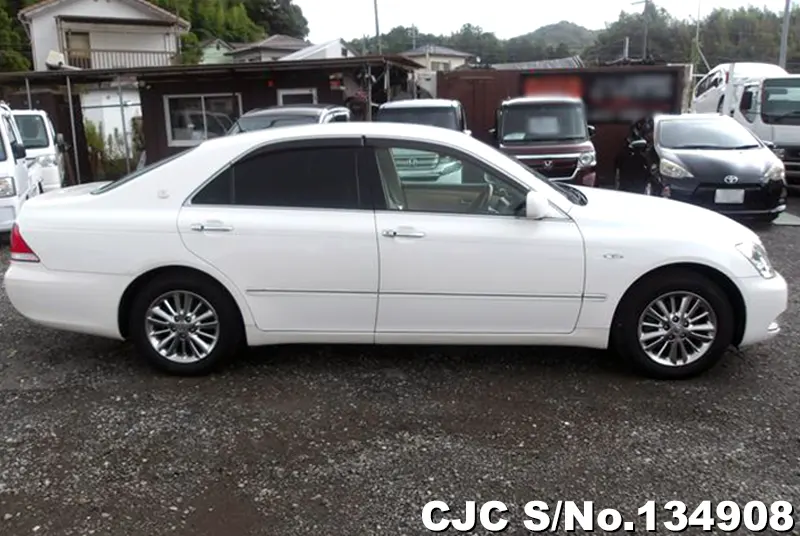 2005 Toyota / Crown Stock No. 134908