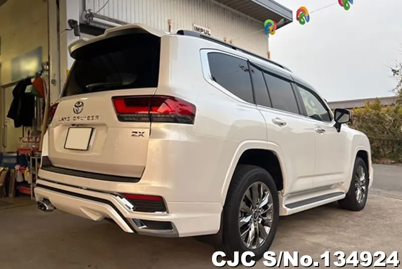 2022 Toyota / Land Cruiser Stock No. 134924