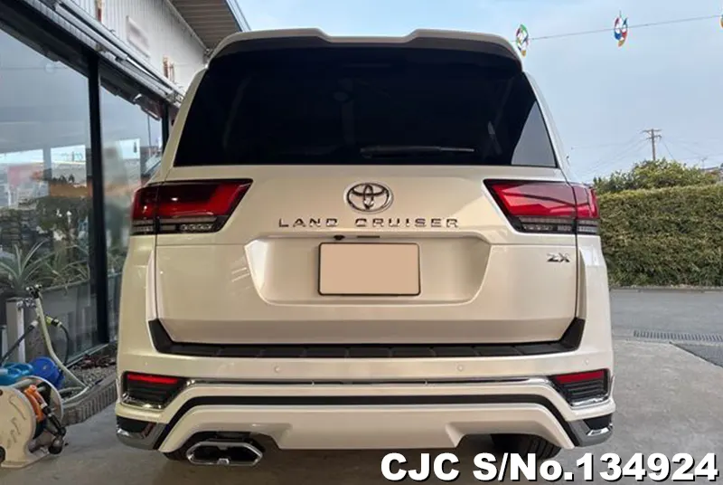 2022 Toyota / Land Cruiser Stock No. 134924