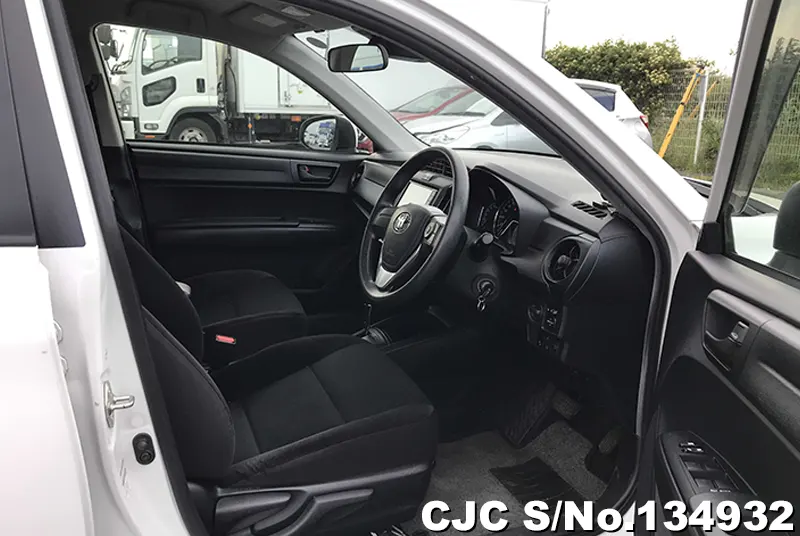 2018 Toyota / Corolla Axio Stock No. 134932