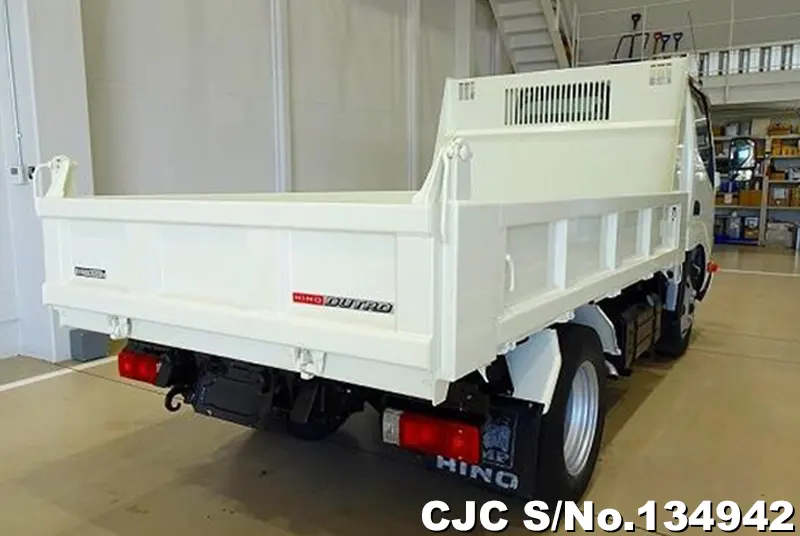 2017 Hino / Dutro Stock No. 134942