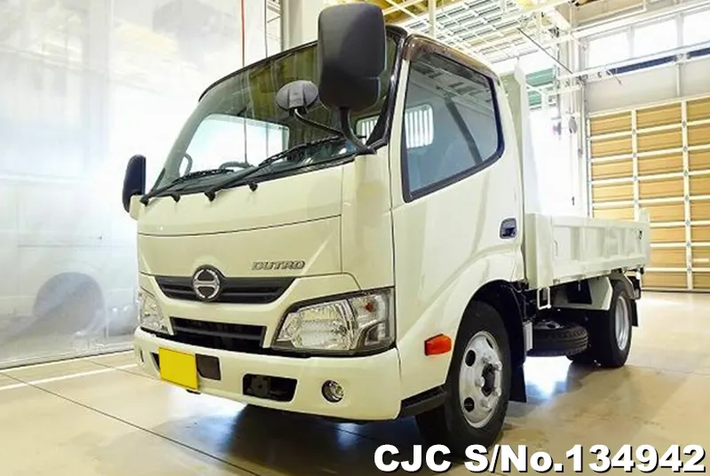 2017 Hino / Dutro Stock No. 134942