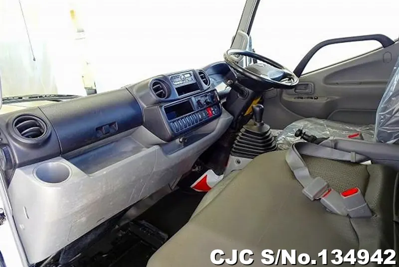 2017 Hino / Dutro Stock No. 134942