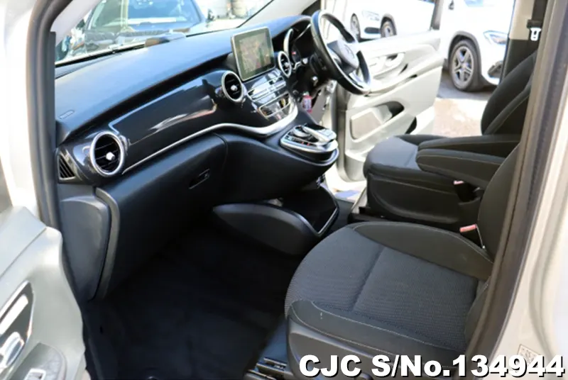2015 Mercedes Benz / V Class Stock No. 134944