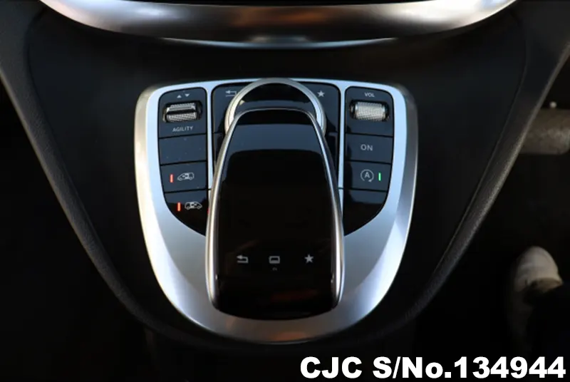 2015 Mercedes Benz / V Class Stock No. 134944