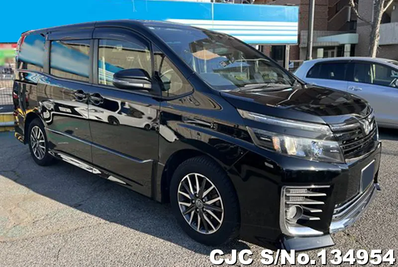 Toyota / Voxy 2016