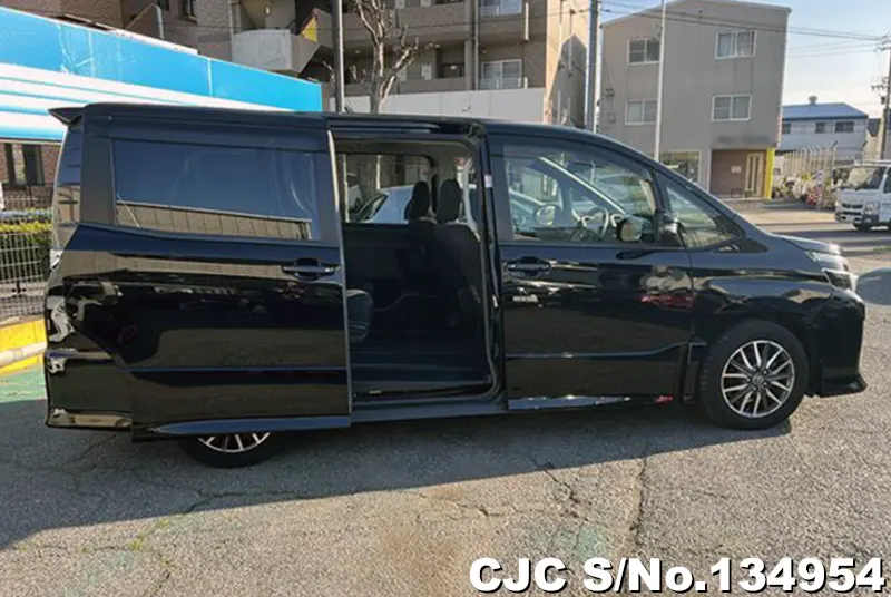2016 Toyota / Voxy Stock No. 134954