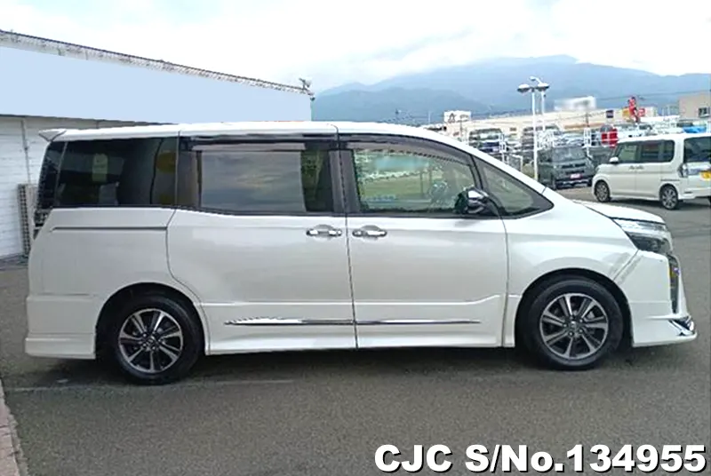 2019 Toyota / Voxy Stock No. 134955