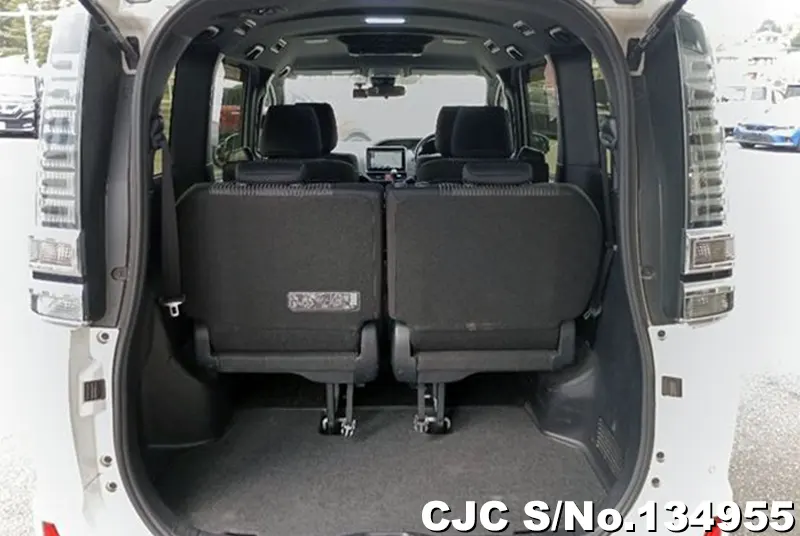 2019 Toyota / Voxy Stock No. 134955