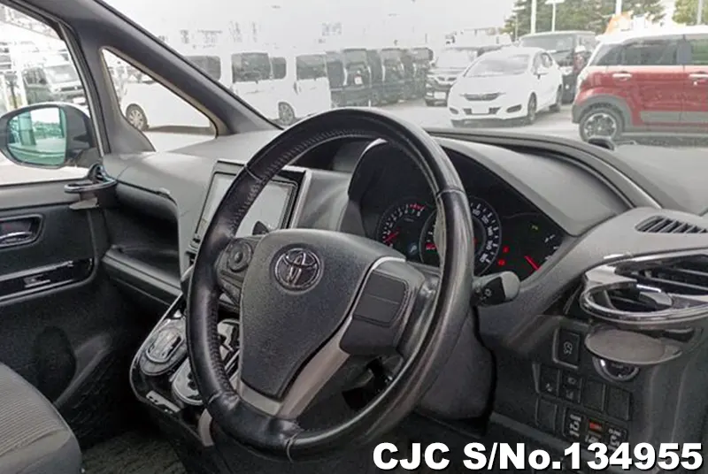 2019 Toyota / Voxy Stock No. 134955