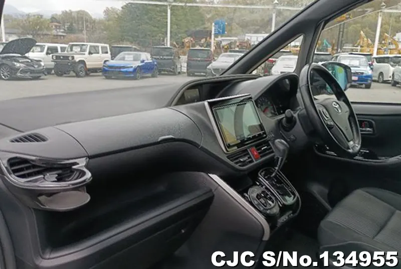 2019 Toyota / Voxy Stock No. 134955