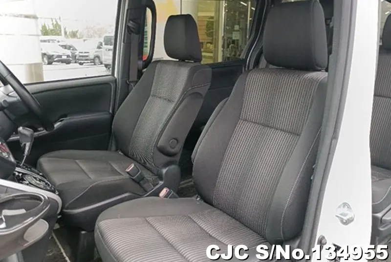 2019 Toyota / Voxy Stock No. 134955