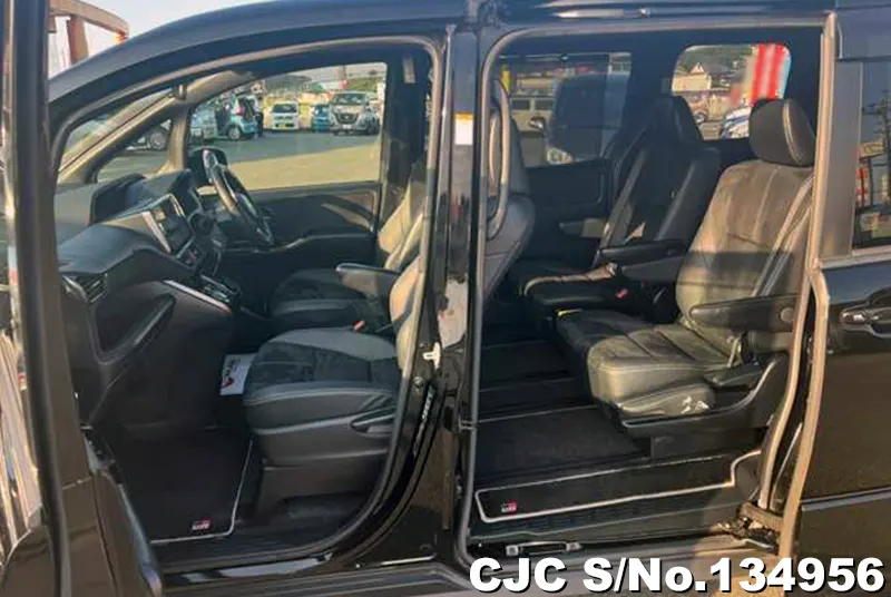 2019 Toyota / Noah Stock No. 134956