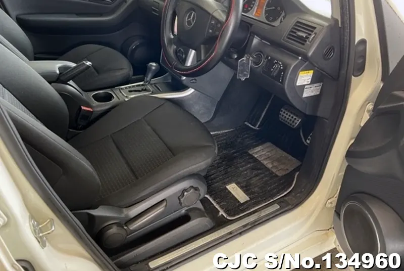 2011 Mercedes Benz / B Class Stock No. 134960