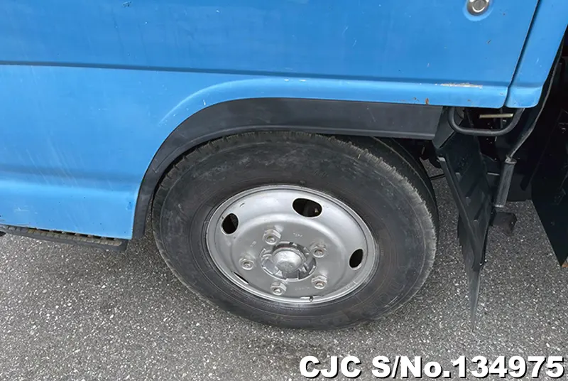 2006 Isuzu / Elf Stock No. 134975