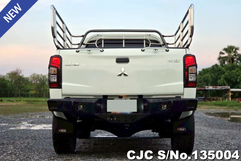 2023 Mitsubishi / Triton Stock No. 135004