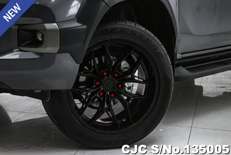 2023 Toyota / Hilux Stock No. 135005