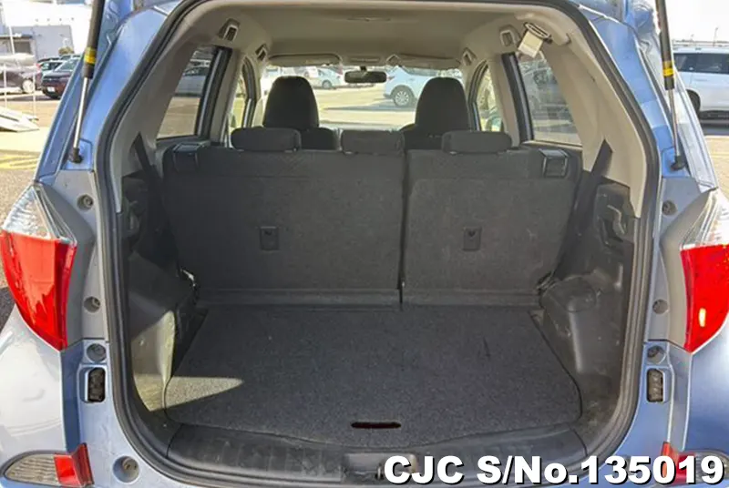 2012 Toyota / Ractis Stock No. 135019