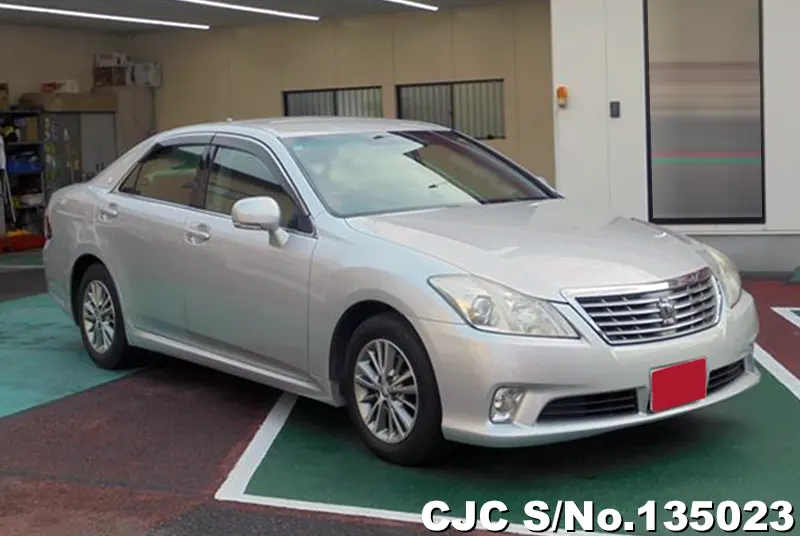 2010 Toyota / Crown Stock No. 135023