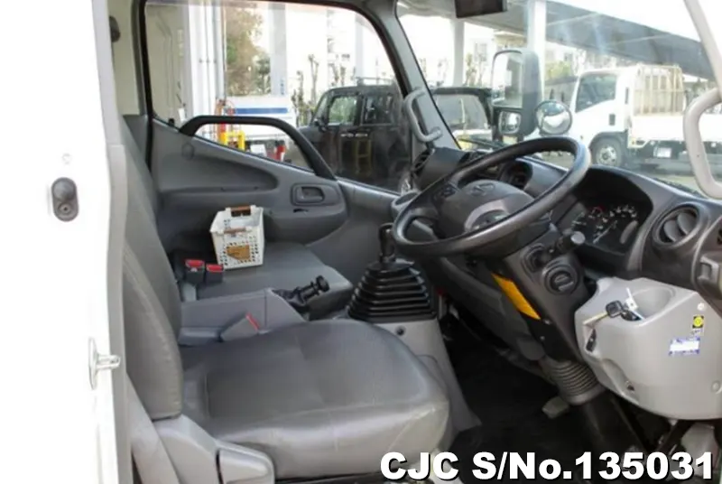 2020 Hino / Dutro Stock No. 135031