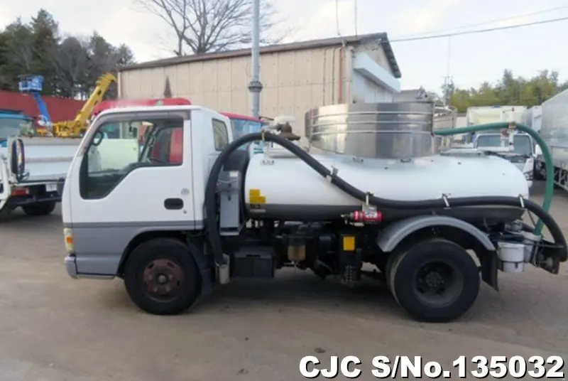 2004 Isuzu / Elf Stock No. 135032