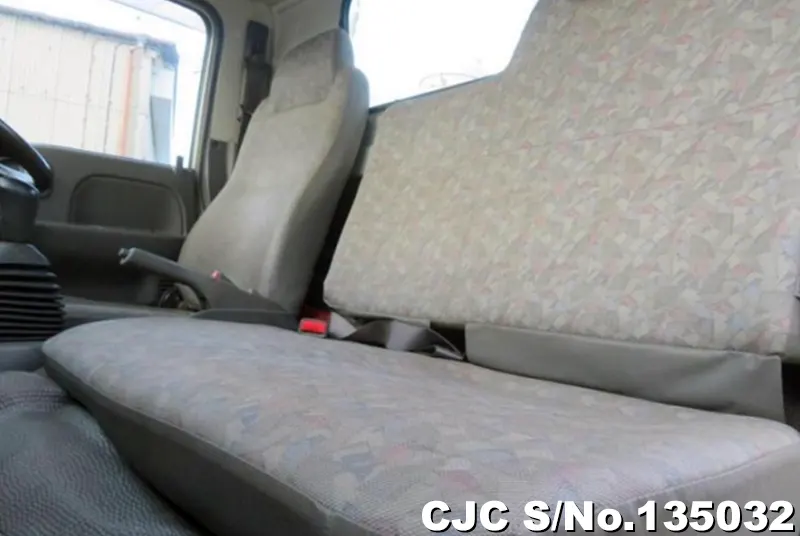 2004 Isuzu / Elf Stock No. 135032
