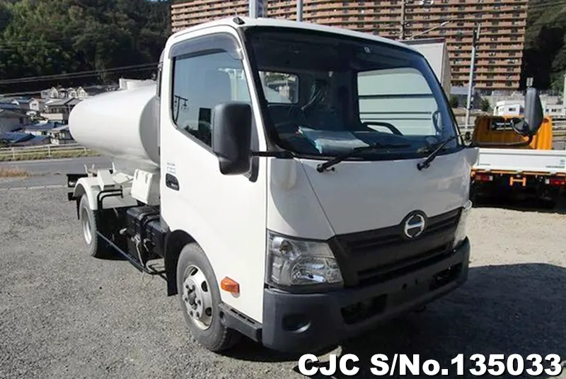 2016 Hino / Dutro Stock No. 135033