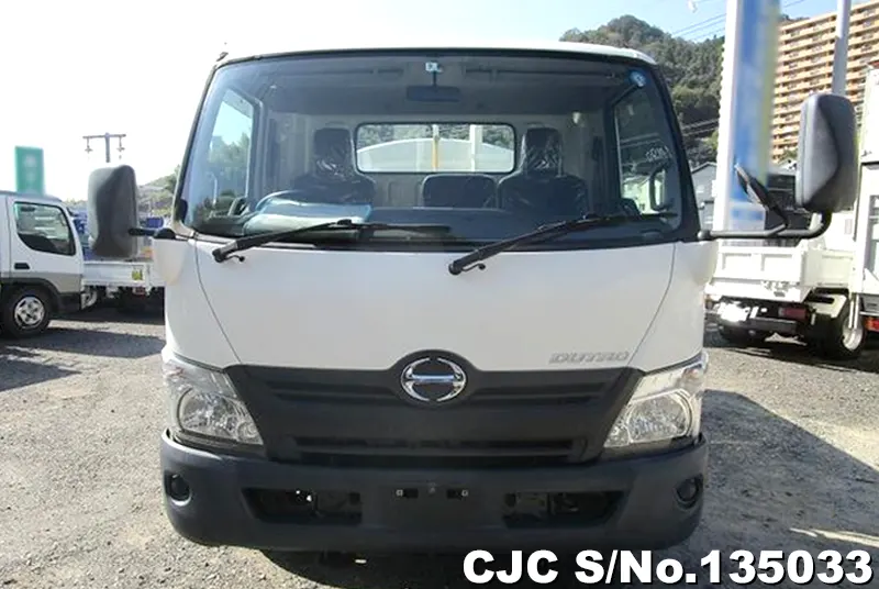 2016 Hino / Dutro Stock No. 135033