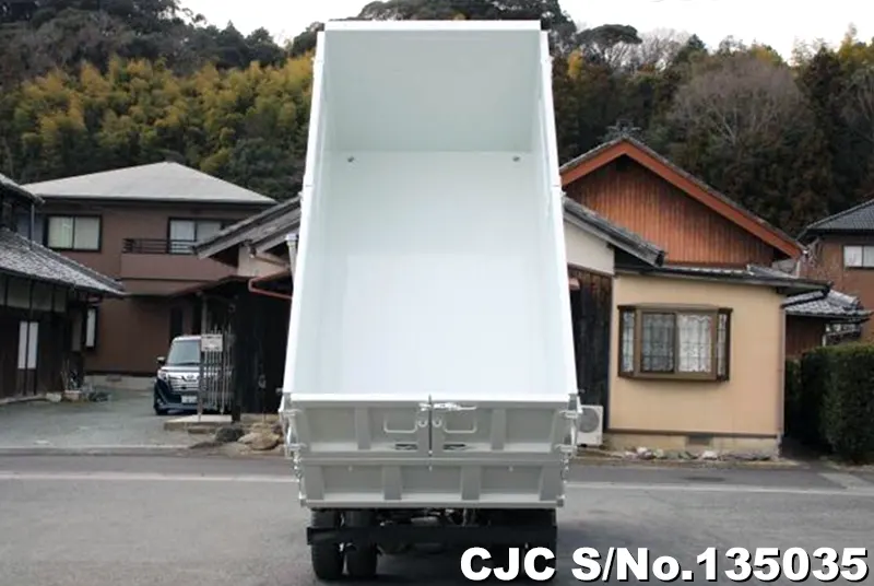 2015 Mitsubishi / Canter Stock No. 135035