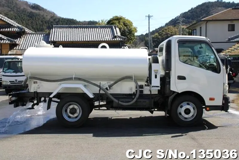 2013 Hino / Dutro Stock No. 135036