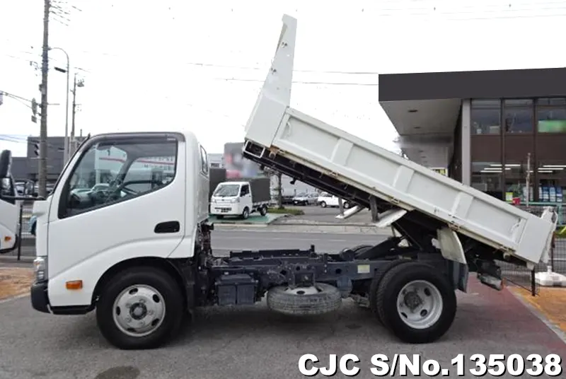 2018 Hino / Dutro Stock No. 135038
