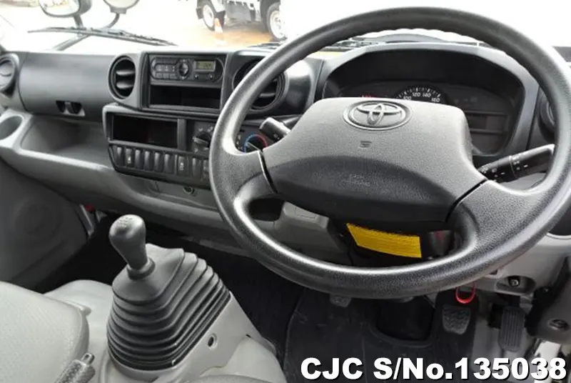 2018 Hino / Dutro Stock No. 135038