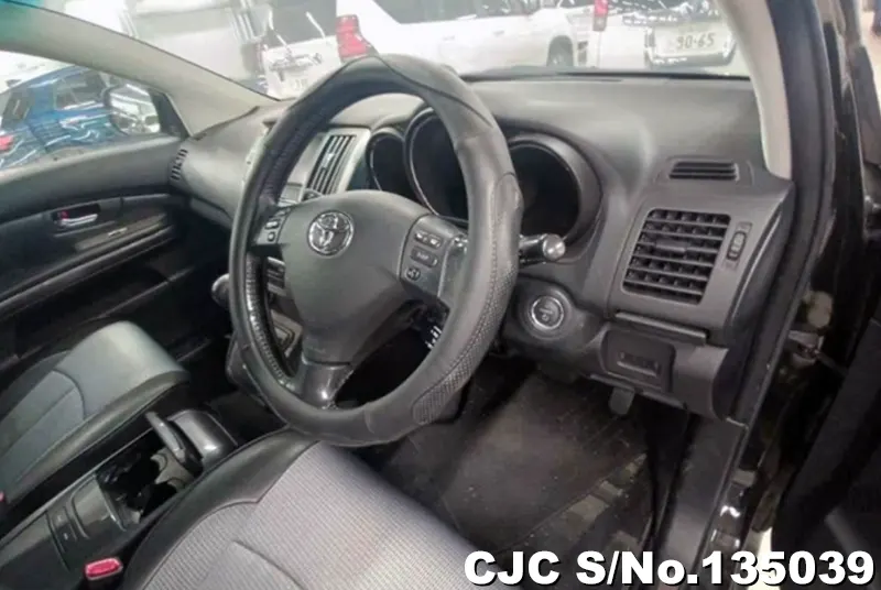 2011 Toyota / Harrier Stock No. 135039