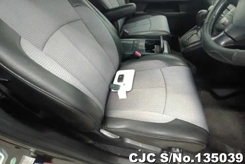 2011 Toyota / Harrier Stock No. 135039