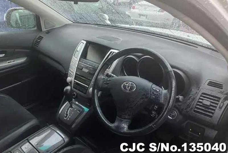 2010 Toyota / Harrier Stock No. 135040