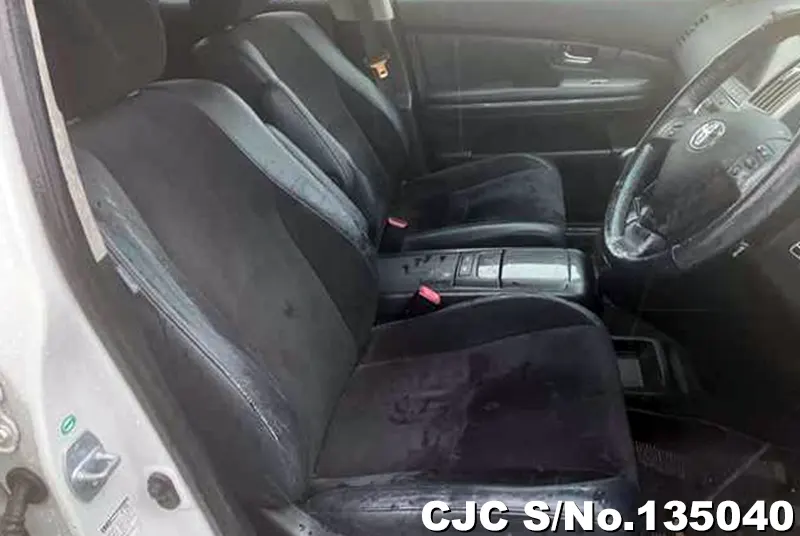 2010 Toyota / Harrier Stock No. 135040