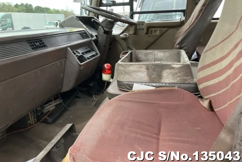 1988 Mitsubishi / Fuso Stock No. 135043