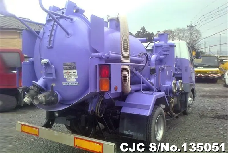 2005 Mitsubishi / Fuso Fighter Stock No. 135051