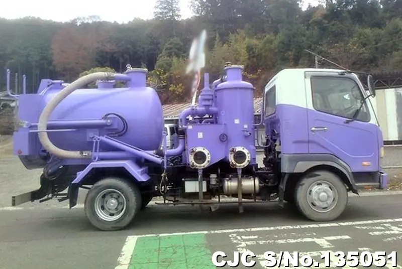 2005 Mitsubishi / Fuso Fighter Stock No. 135051