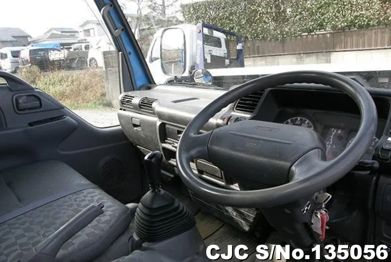 2006 Isuzu / Elf Stock No. 135056
