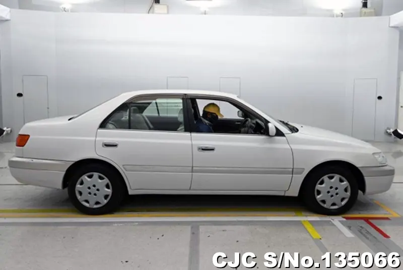 2001 Toyota / Corona Premio Stock No. 135066