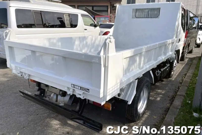 2015 Mitsubishi / Canter Stock No. 135075