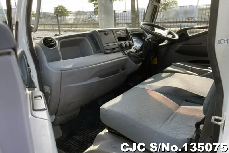 2015 Mitsubishi / Canter Stock No. 135075
