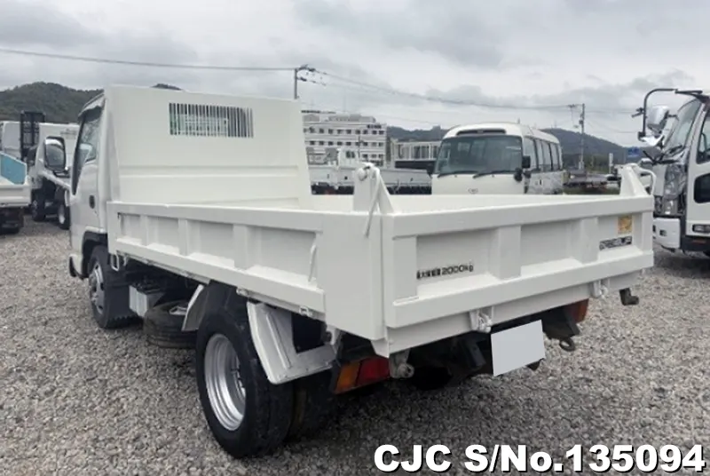 2005 Isuzu / Elf Stock No. 135094